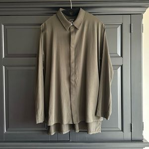 Something cool button-down shirt in Forest size small
